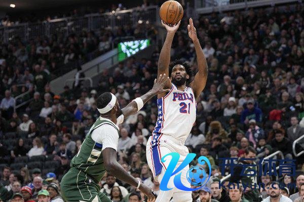 数据帝:杜兰特一豪举比肩詹皇 16分钟飙7三分!悍将成历史第四东谈主 NBA多队刷新记录